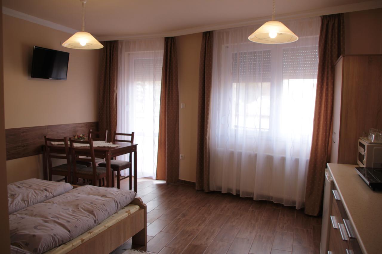 Imola Es Andrea Apartmanhaz 2 Hajdúszoboszló Exteriér fotografie