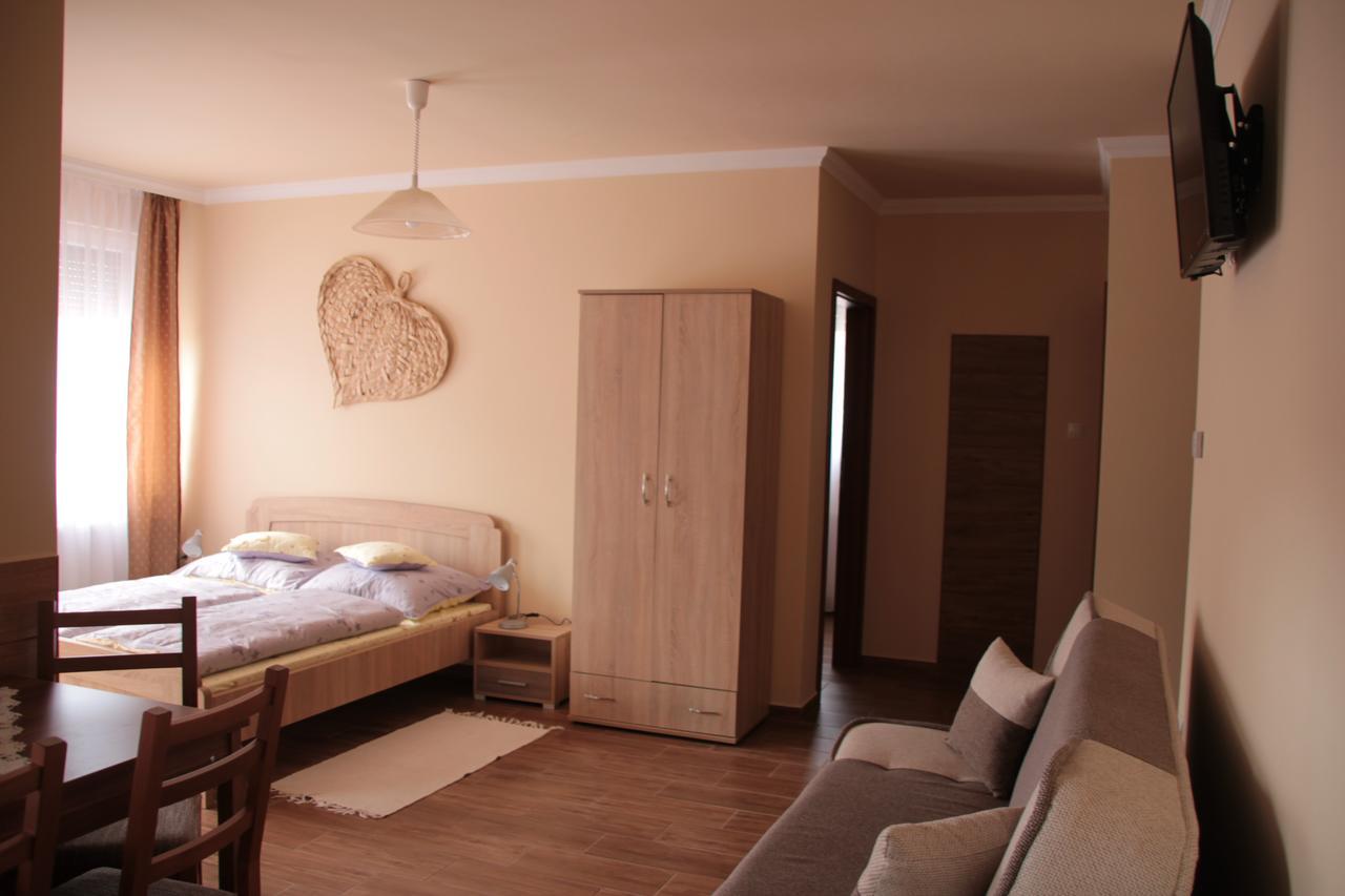 Imola Es Andrea Apartmanhaz 2 Hajdúszoboszló Exteriér fotografie