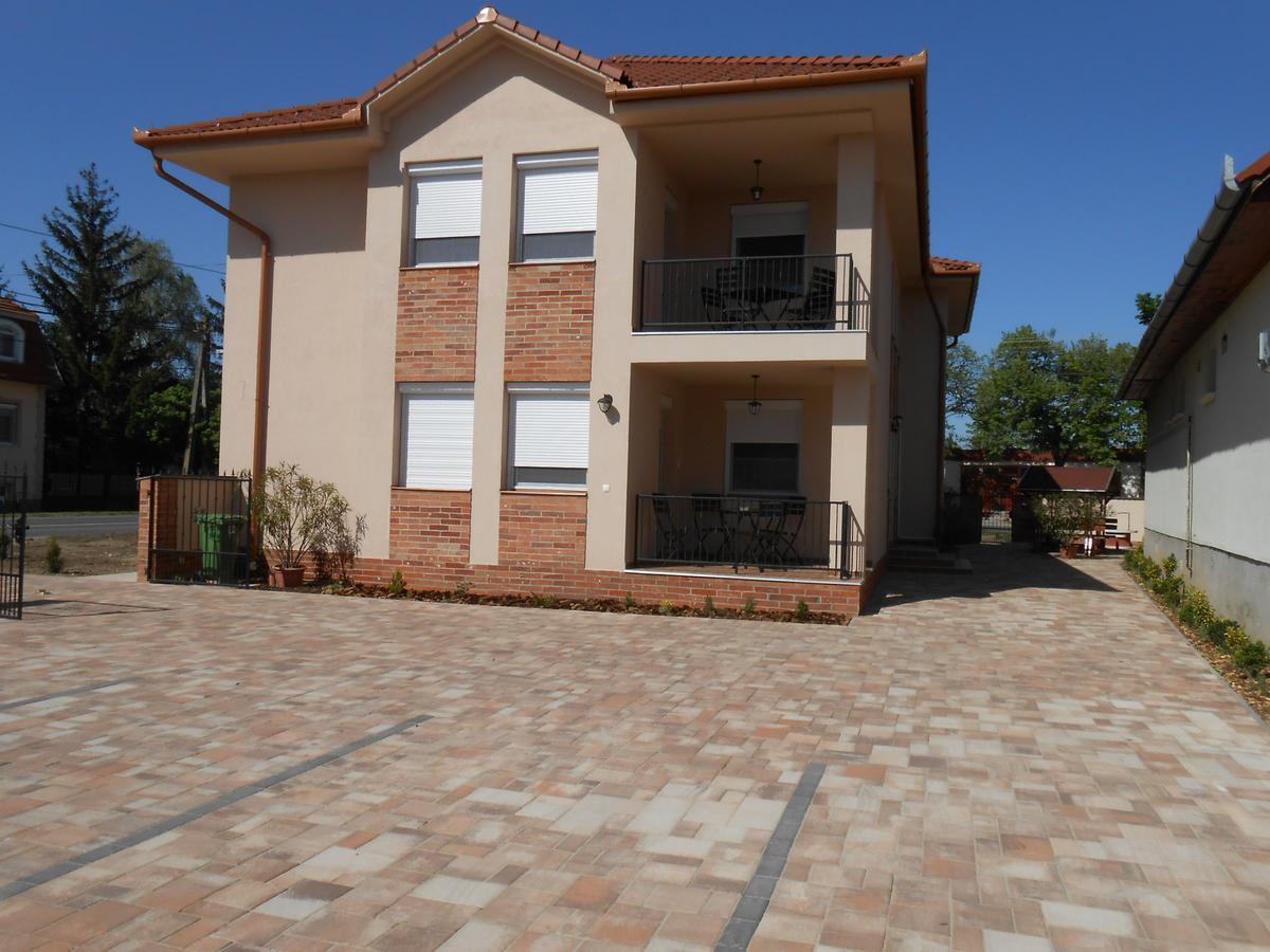 Imola Es Andrea Apartmanhaz 2 Hajdúszoboszló Exteriér fotografie