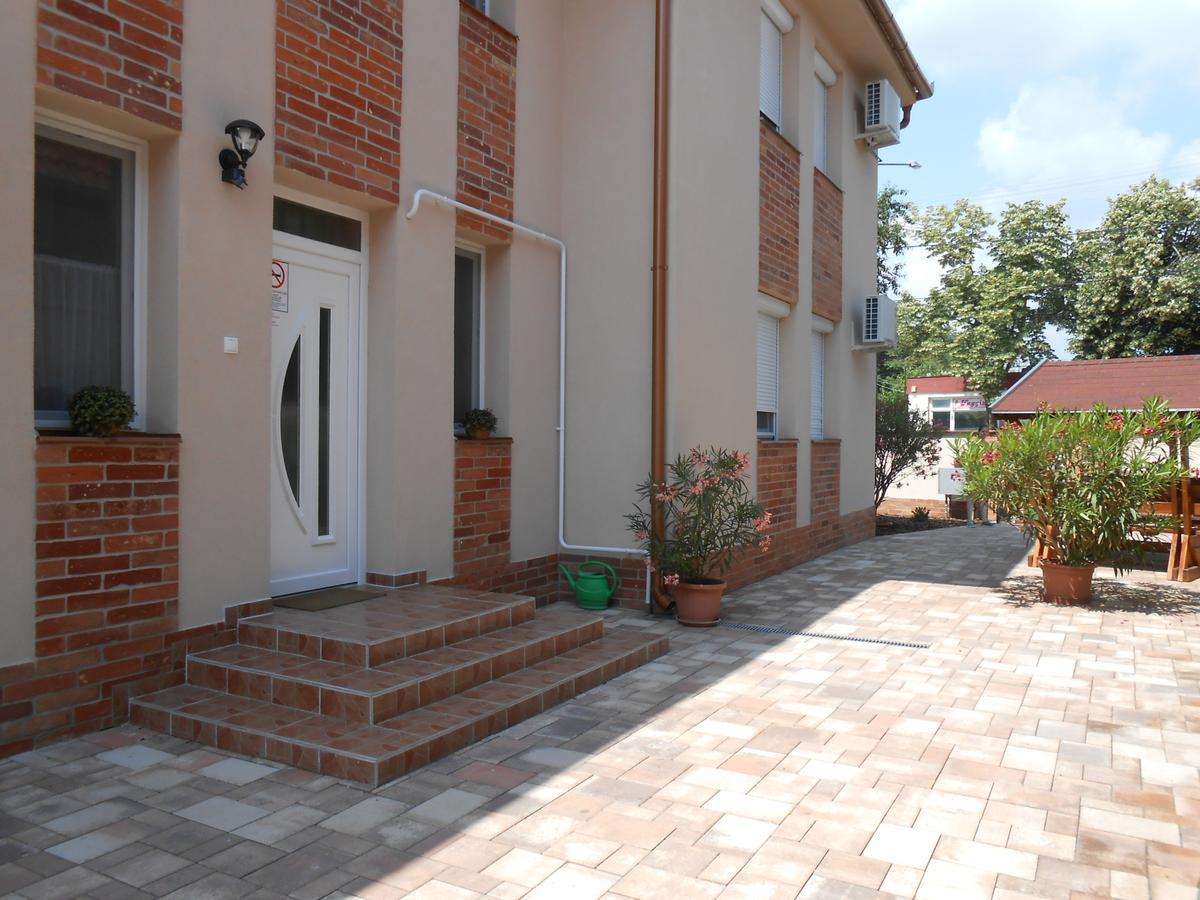 Imola Es Andrea Apartmanhaz 2 Hajdúszoboszló Exteriér fotografie